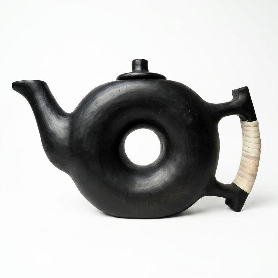 Longpi Pottery Kettle – Black Clay Handmade Art