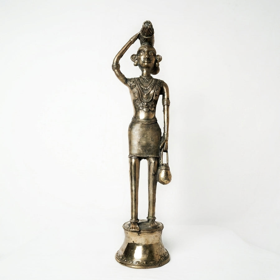 Lady Carrying a Brinjal (Set of 2) – Dhokra Metal Art
